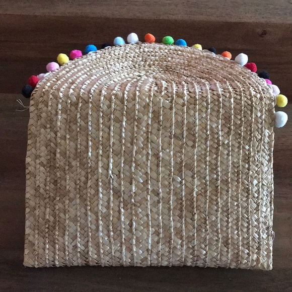 Shiraleah Chicago Pom Pom Straw Clutch - Picture 5 of 6